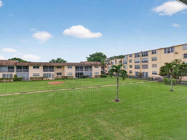 9915 Sandalfoot Boulevard 418, Boca Raton FL 33428