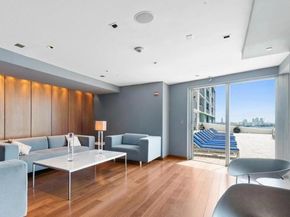 325 S Biscayne Blvd LPH18, Miami FL 33131