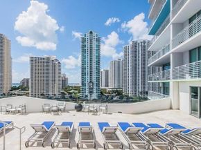325 S Biscayne Blvd LPH18, Miami FL 33131