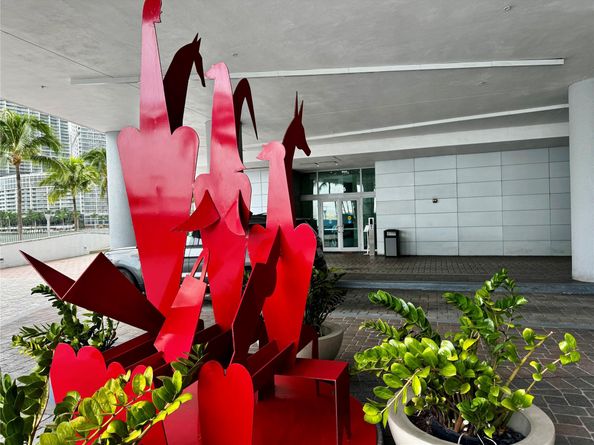 325 S Biscayne Blvd LPH18, Miami FL 33131