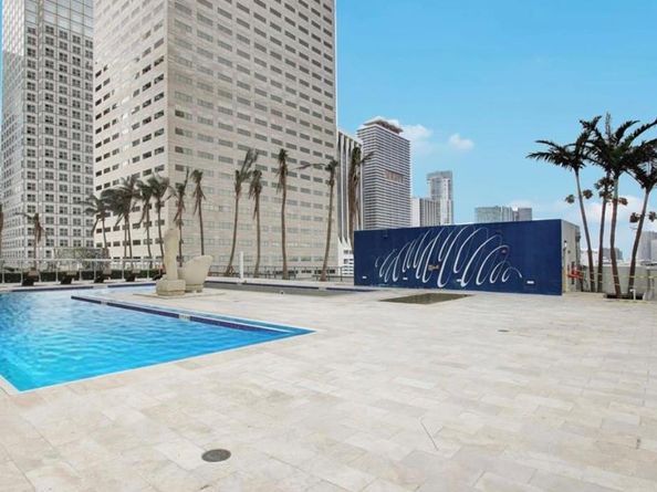 325 S Biscayne Blvd LPH18, Miami FL 33131