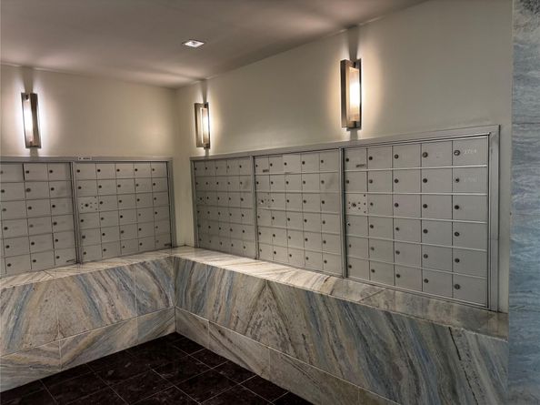 325 S Biscayne Blvd LPH18, Miami FL 33131