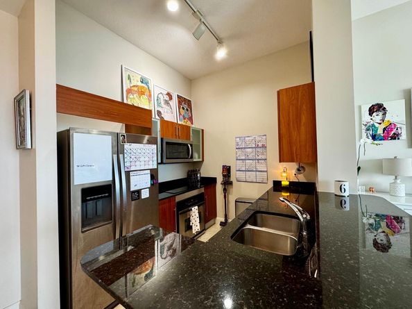 325 S Biscayne Blvd LPH18, Miami FL 33131
