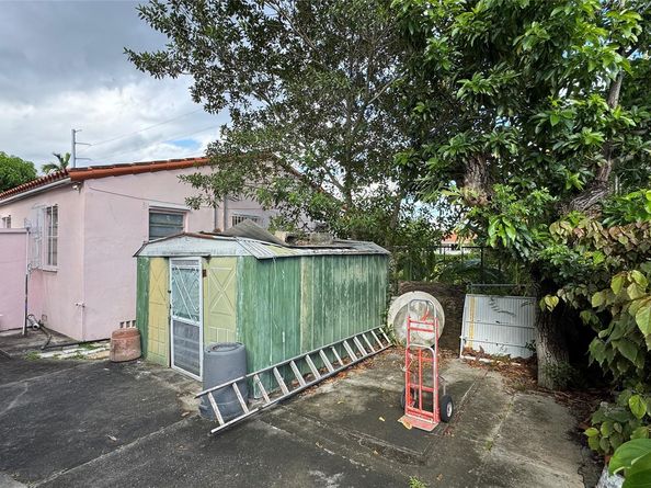 1000 SW 62nd Ave, West Miami FL 33144