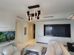300 Biscayne Blvd Way 2908, Miami FL 33131