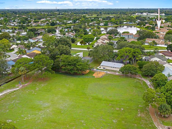 501 Lakewood Drive 9d, Jupiter FL 33458