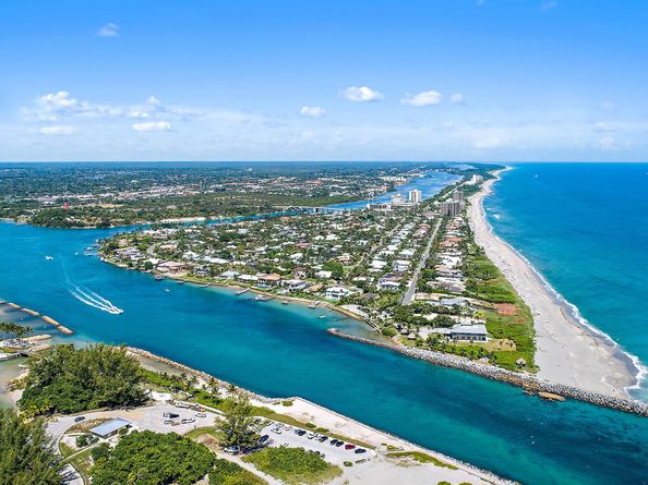 501 Lakewood Drive 9d, Jupiter FL 33458