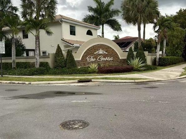 Undisclosed Address #FX-10523867, Weston FL 33326