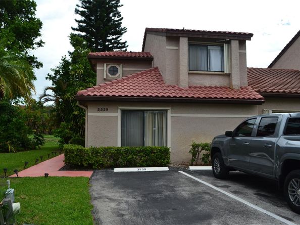 3539 Inverrary Blvd W, Lauderhill FL 33319