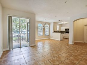 110 Jacaranda Country Club Dr 104, Plantation FL 33324