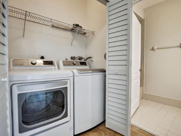 110 Jacaranda Country Club Dr 104, Plantation FL 33324