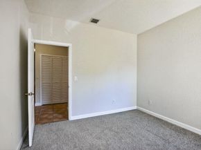 110 Jacaranda Country Club Dr 104, Plantation FL 33324