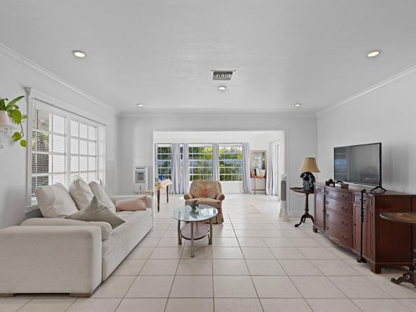208 34th Street, West Palm Beach FL 33407