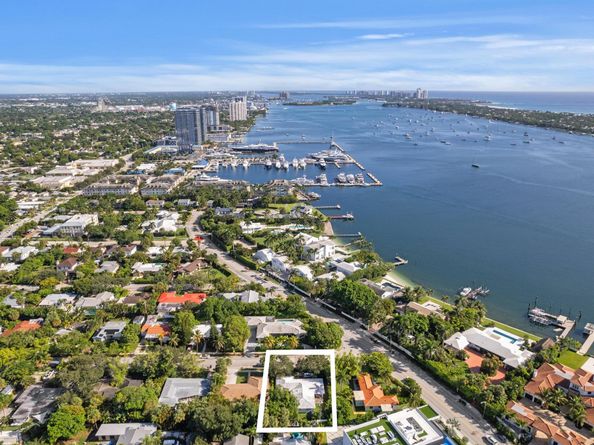 208 34th Street, West Palm Beach FL 33407