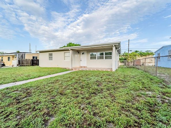 1786 Lauderdale Manor Dr, Fort Lauderdale FL 33311