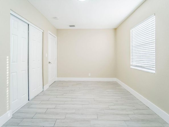 1786 Lauderdale Manor Dr, Fort Lauderdale FL 33311