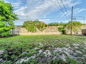 1786 Lauderdale Manor Dr, Fort Lauderdale FL 33311