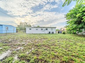 1786 Lauderdale Manor Dr, Fort Lauderdale FL 33311