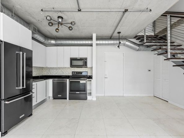 690 SW 1st Ct 3114, Miami FL 33130