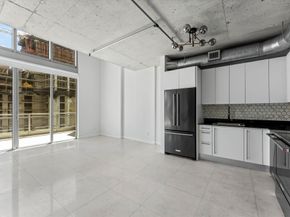690 SW 1st Ct 3114, Miami FL 33130