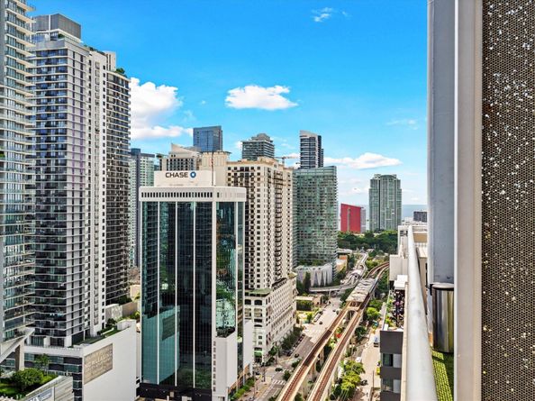 690 SW 1st Ct 3114, Miami FL 33130