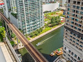 690 SW 1st Ct 3114, Miami FL 33130