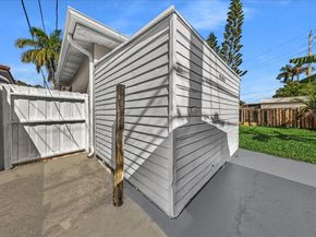 1004 Johnson St, Hollywood FL 33019