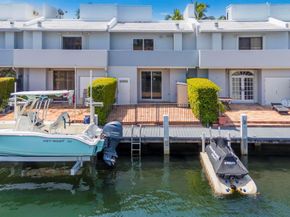 3827 NE 166th St 7, North Miami Beach FL 33160