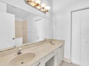 15817 Nw 4th Ct, Pembroke Pines FL 33028