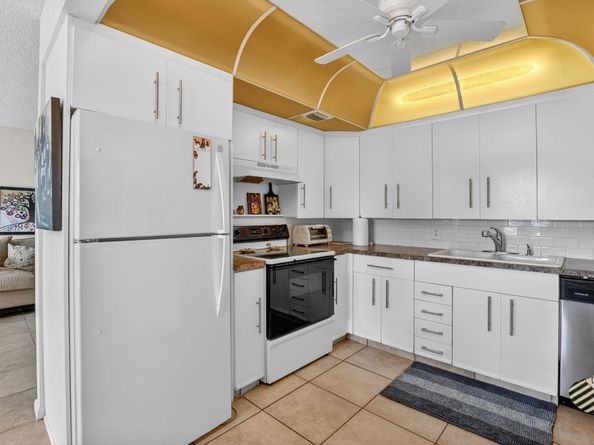 4008 Hythe A, Boca Raton FL 33434