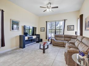 8541 NW 38th St, Cooper City FL 33024