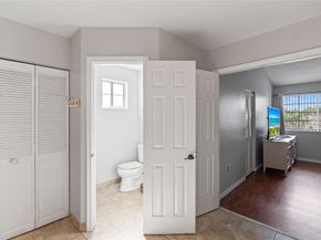 520 Sumter Ave, Davie FL 33325