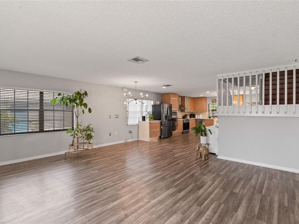 520 Sumter Ave, Davie FL 33325