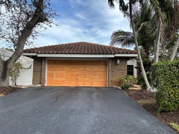 4105 NW 1st Court, Delray Beach FL 33445