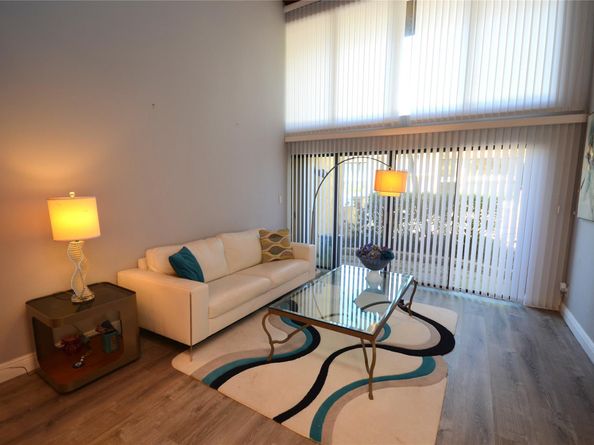 761 E Coco Plum Cir 1, Plantation FL 33324