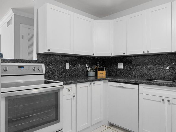 6399 Bay Club Dr 1, Fort Lauderdale FL 33308