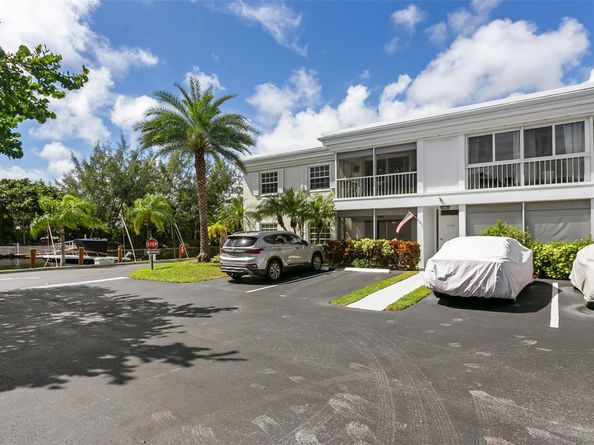 6399 Bay Club Dr 1, Fort Lauderdale FL 33308