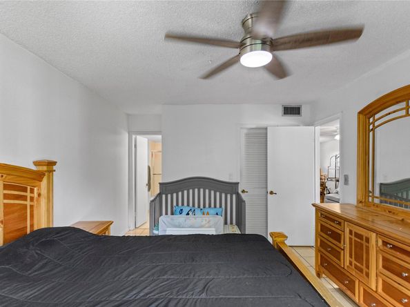 8990 S Hollybrook Blvd 305, Pembroke Pines FL 33025