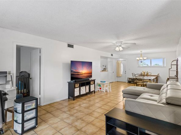8990 S Hollybrook Blvd 305, Pembroke Pines FL 33025