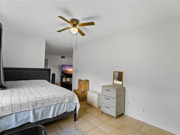 8990 S Hollybrook Blvd 305, Pembroke Pines FL 33025