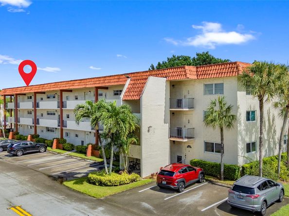 8990 S Hollybrook Blvd 305, Pembroke Pines FL 33025