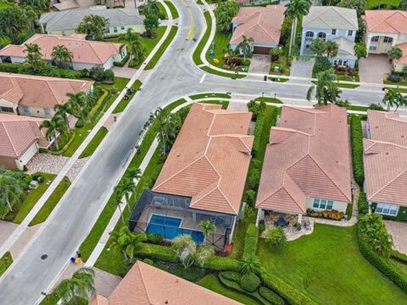 101 Casa Grande Court, Palm Beach Gardens FL 33418