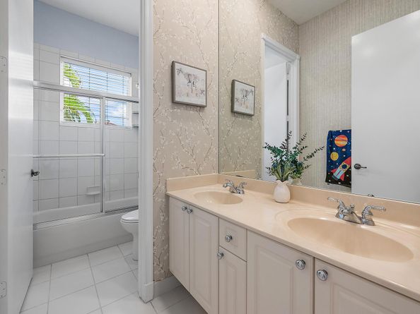 101 Casa Grande Court, Palm Beach Gardens FL 33418