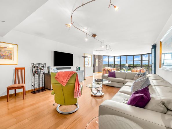 1155 Hillsboro Mile 402, Hillsboro Beach FL 33062