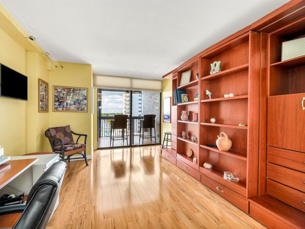 1155 Hillsboro Mile 402, Hillsboro Beach FL 33062