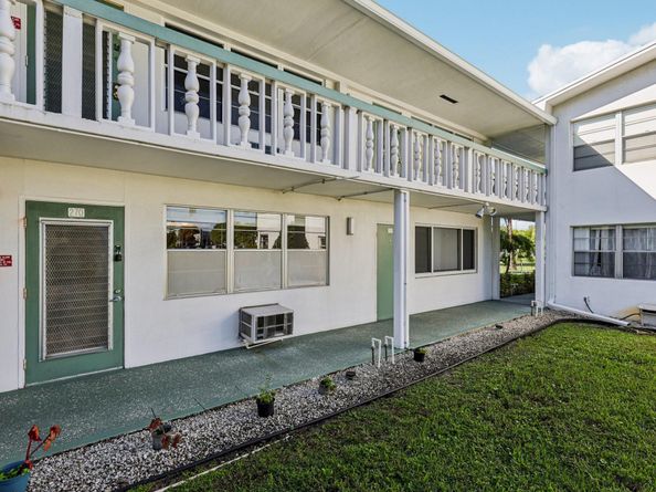 270 Newport R 270, Deerfield Beach FL 33442