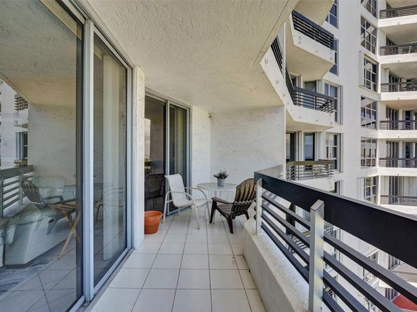 3530 Mystic Pointe Dr 2308, Aventura FL 33180