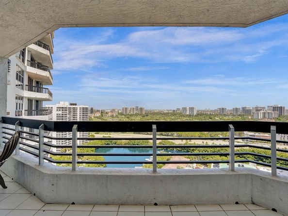 3530 Mystic Pointe Dr 2308, Aventura FL 33180