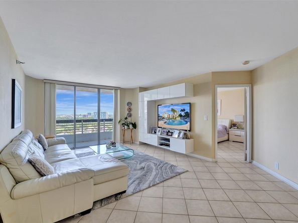 3530 Mystic Pointe Dr 2308, Aventura FL 33180