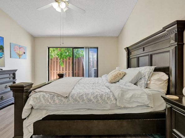 264 Springdale Circle, Palm Springs FL 33461